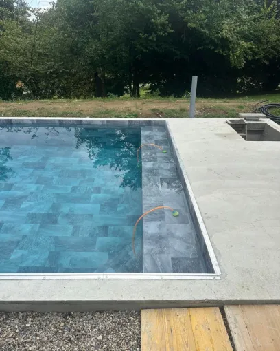 Entretien et étanchéité de piscine à Morestel, Les Abrets en Dauphiné, Vincent Decoux